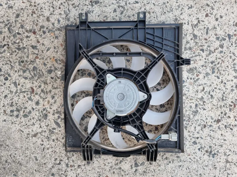 Genuine Subaru Forester 2018 - 21 Sk Front Right Driver Thermo Cool Fan Shroud 1