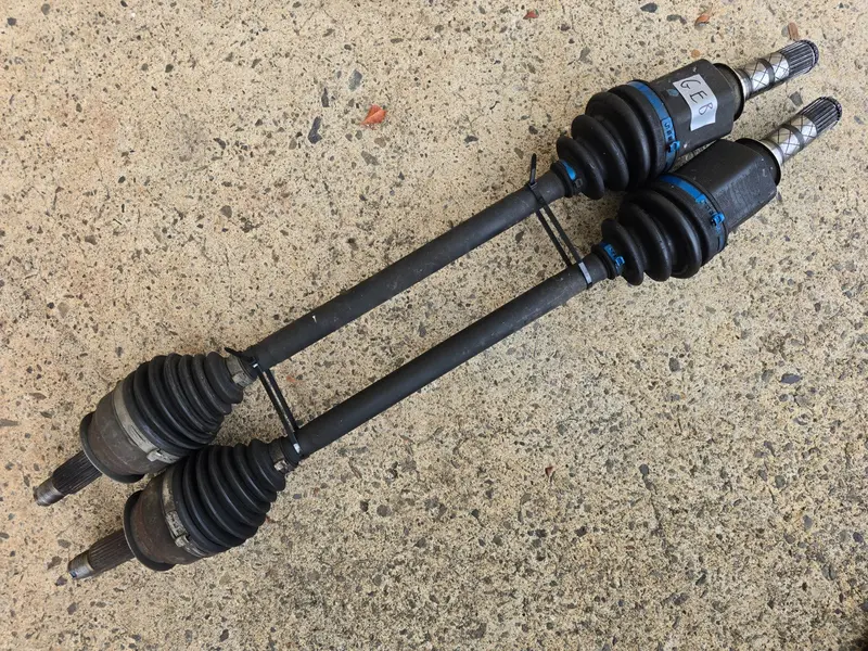 Genuine Subaru Impreza Gh 2008 - 11 Front Driveshafts Cv Joints Drive Shafts Cvs 1