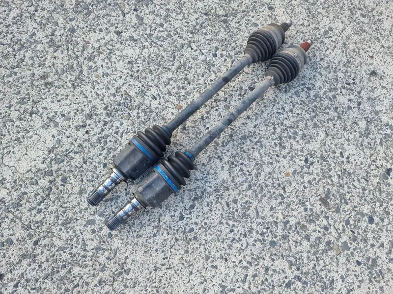 Genuine Subaru Impreza Gh 2008 - 11 Front Driveshafts Cv Joints Drive Shafts Cvs 1