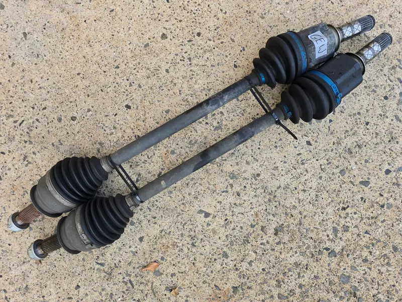 Genuine Subaru Impreza Gh 2008 - 11 Front Driveshafts Cv Joints Drive Shafts Cvs 1