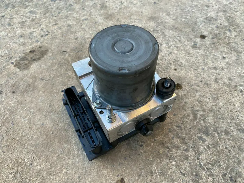 Genuine Subaru Impreza Rs Gh G3 2008 - 2011 Abs Brake Traction Control Module 1