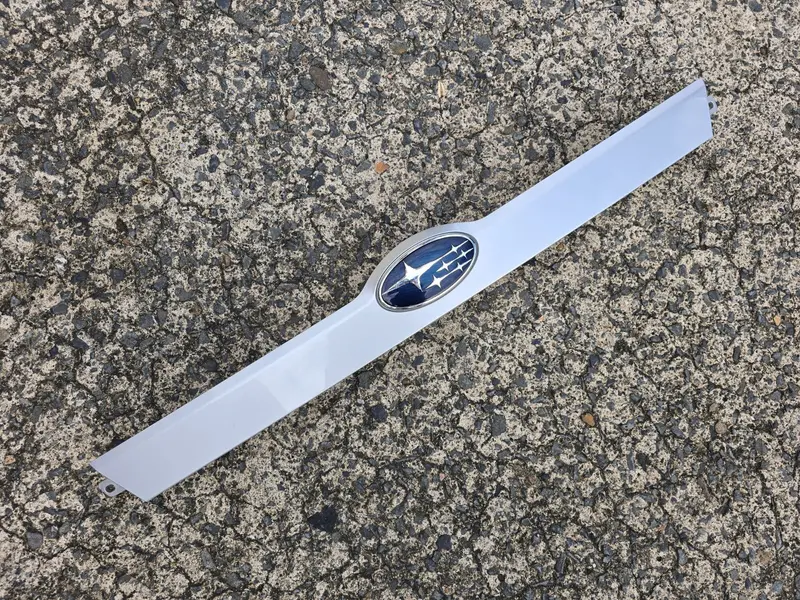 Genuine Subaru Impreza Rs Gh G3 Wrx 2008 - 14 Rear Hatch Garnish Trim Silver C3s 1