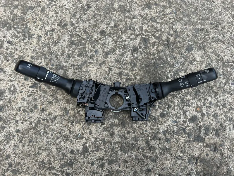 Genuine Subaru Liberty 2012 - 13 Sedan Windscreen Wiper Headlight Control Stalk 1
