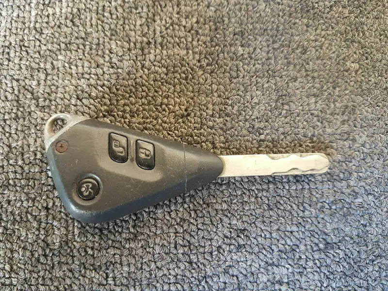 Genuine Subaru Liberty Gen 4 03 09 Factory Key Immobiliser Spare Key Fob Button 1