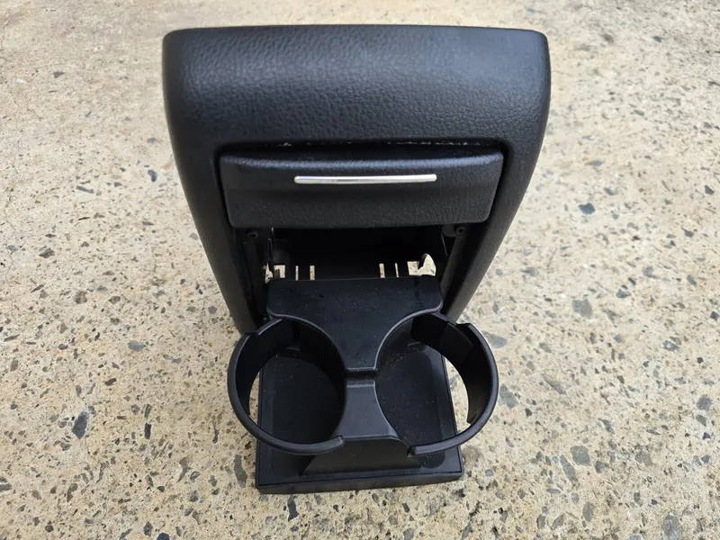 Genuine Subaru Liberty Gen 4 Outback 03 - 06 Center Console Dual Cup Holder 1