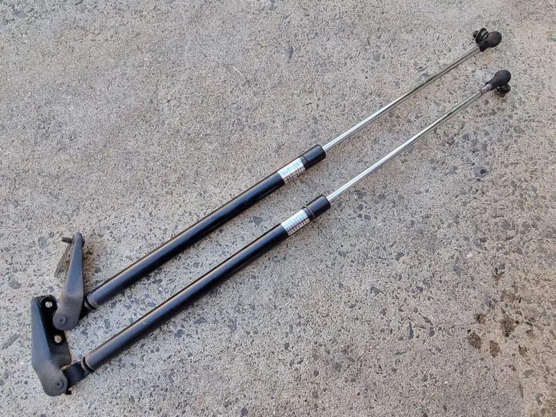 Genuine Subaru Liberty Wagon Gen 4 Outback 03 -09 Tailgate Hatch Boot Gas Struts 1