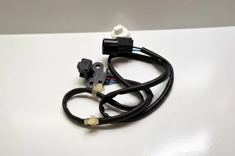 Goss Sc107 Engine Crank Angle Sensor For Mitsubishi Pajero, Triton And Starwagon 1
