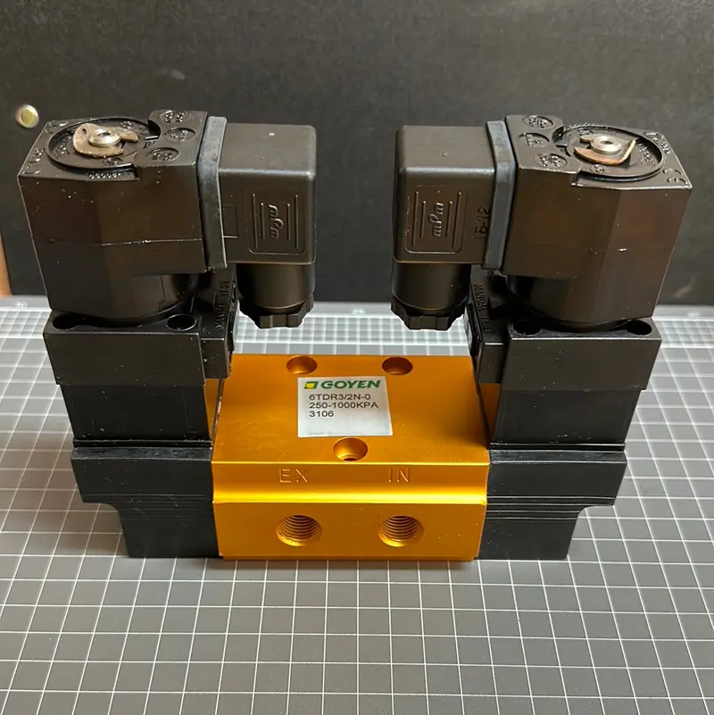 Goyen 6Tdr3/2N-7093 3 Port Dual Solenoid Pilot Air Valve 110V 1