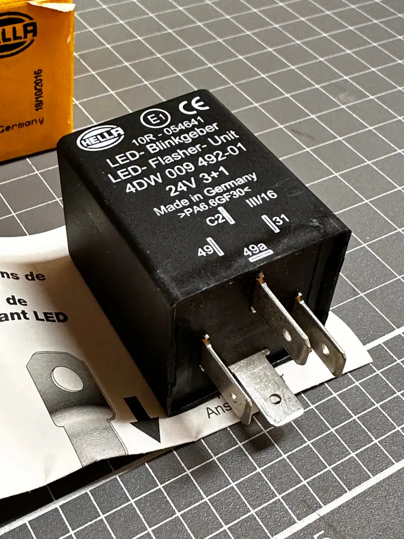 Hella 3038 Led 24V Flasher Unit 1