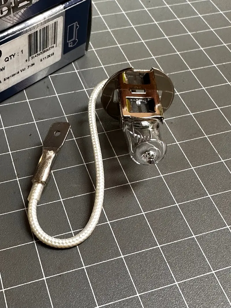 Hella C24100 H1 24V 100W Halogen Globe 8Gh 002 089-453 1