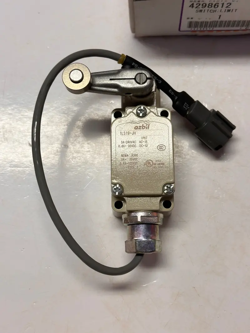 Hitachi Limit Switch 4298612 1