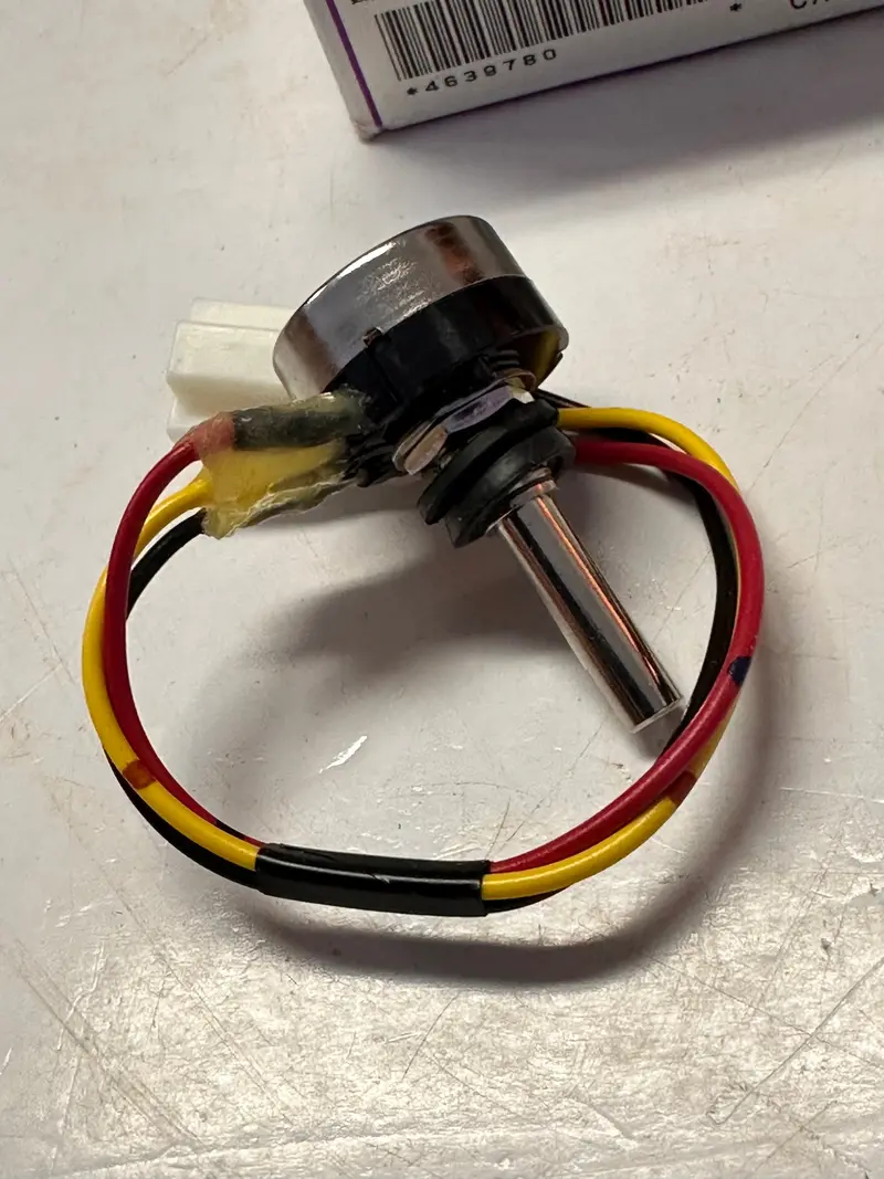 Hitachi Potentiometer 4639780, Rvq24yn02ht 1