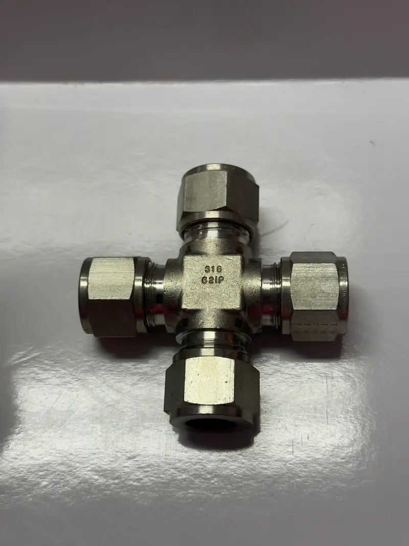 Hoke 8C316 Union Cross Fitting, Box Of 1