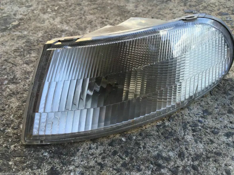 Holden Commodore Vn Sedan Front Corner Left Left Passenger Side Indicator 1