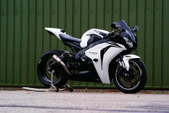 Honda Cbr1000rr Racefit Black Edition 1