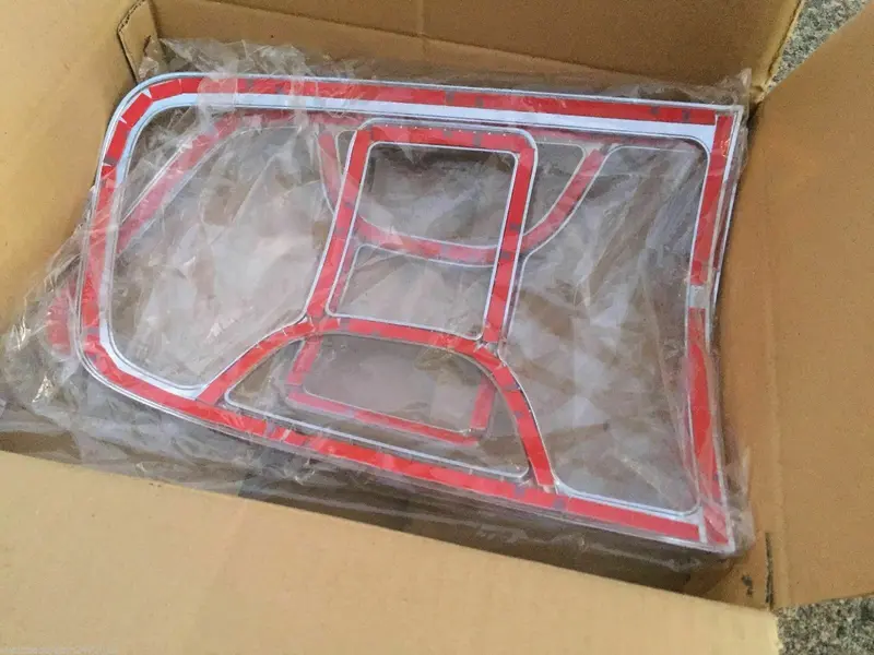 Hyundai Trajet 2000 - 2004 Pair Rear Tail Light Chrome Surround Trim Brand New 2