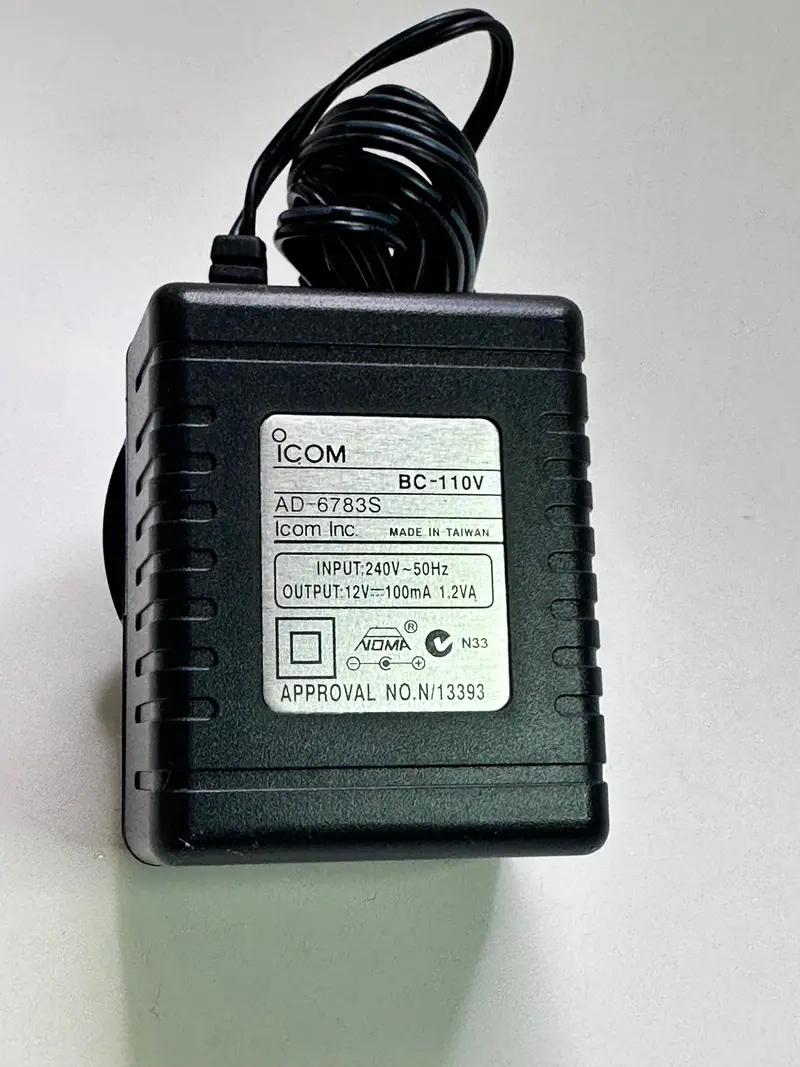 Icom Bc-110V Ni-Cd Battery Charger 1