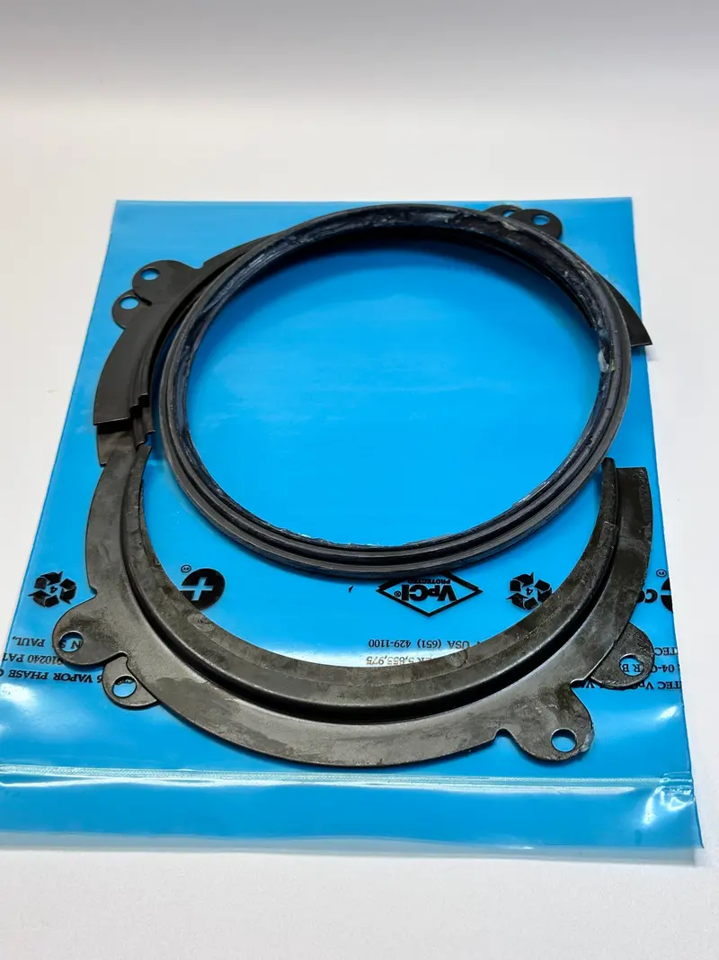 Isuzu 8971257540 Genuine Knuckle Oil Seal 1
