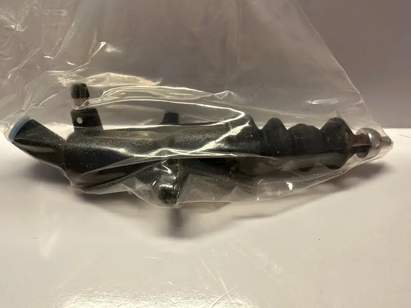 Isuzu Slave Cylinder - Clutch 8-97148628-2 1