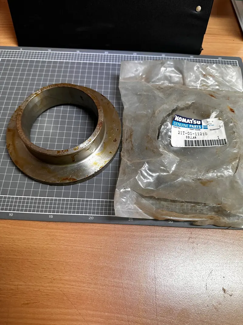 Komatsu 21T-01-11210 Collar 1