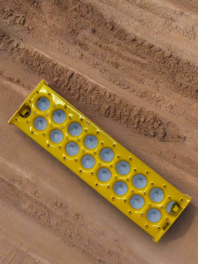 Komatsu El0827 Tread, Nonslip 1