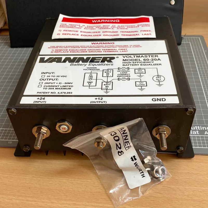 Komatsu / Vanner Battery Equalizer 24V   Pb6977 1