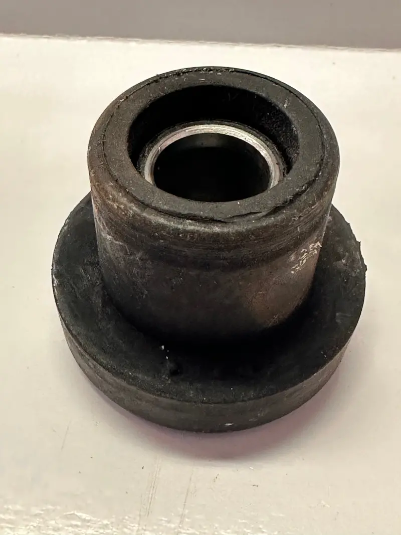 Komatsu Vg7000 Centre Bonded Mount 1
