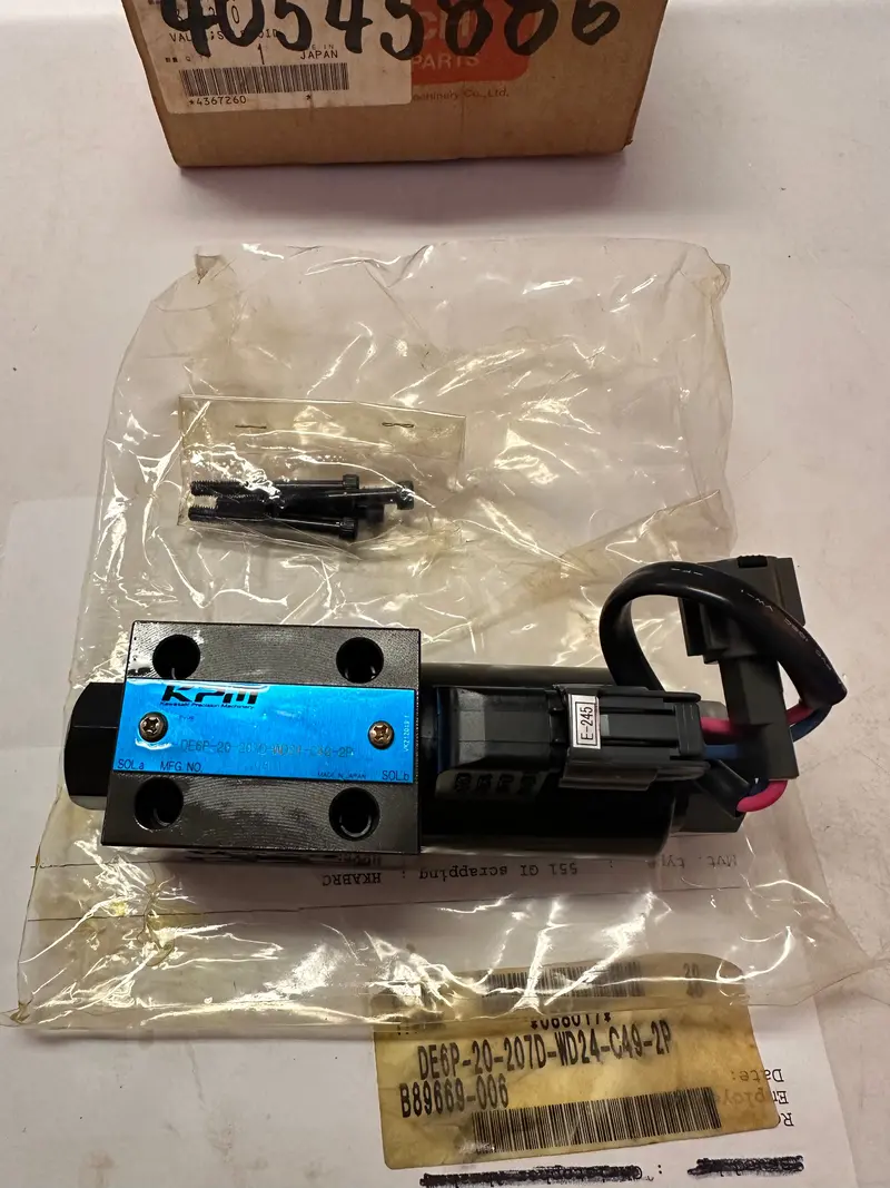 Kpm (Kawasaki) De6p-20-207D-Wd24-C49-2P Solenoid Valve - 4367260 1