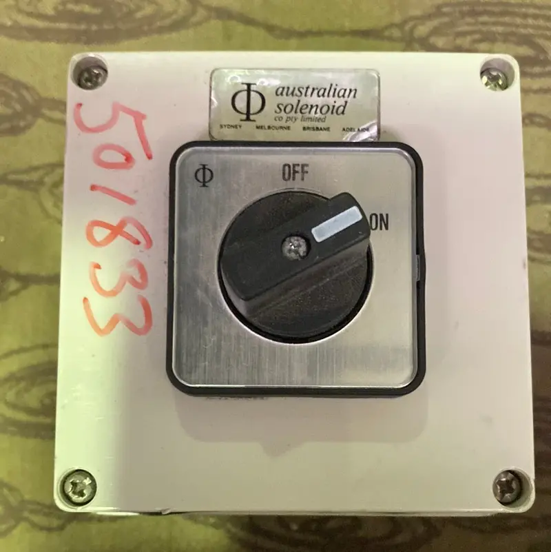 Kraus & Naimer Ca10 A201  Load Switch 1