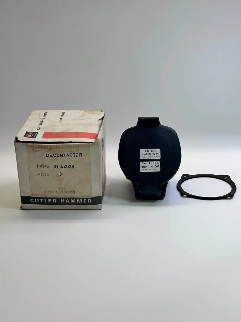 Marechal Ds3, 5 40A 415V Socket Outlet 31 44035 - Black 1