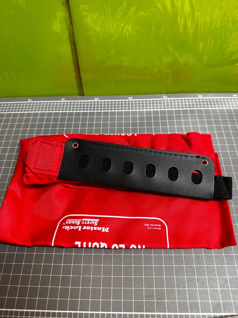 Master Lock 453L Nylon Oversized Plug And Hoist Control Cover 1