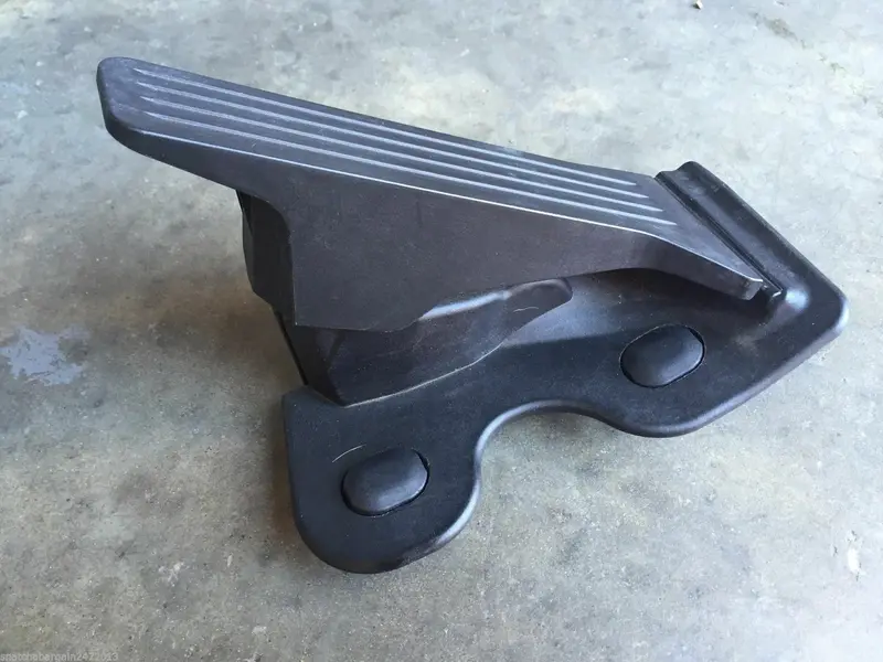Mazda 3 Sedan Hatch Skyactive 2014 Genuine Accelerator Floor Foot Pedal Sp25 B 1
