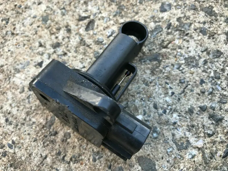 Mazda 6 2004 Hatch Sedan Gg Gy 2.3L Genuine Air Box Intake Air Flow Sensor Meter 1