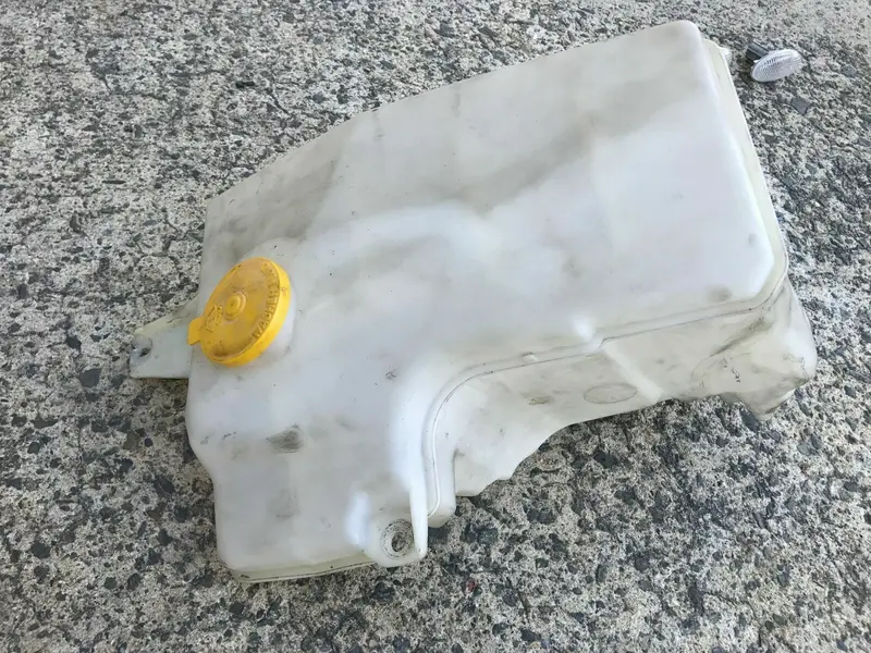 Mazda 6 Sports 2004 Gg Gy Windscreen Wiper Washer Water Bottle Reservoir Tank 1