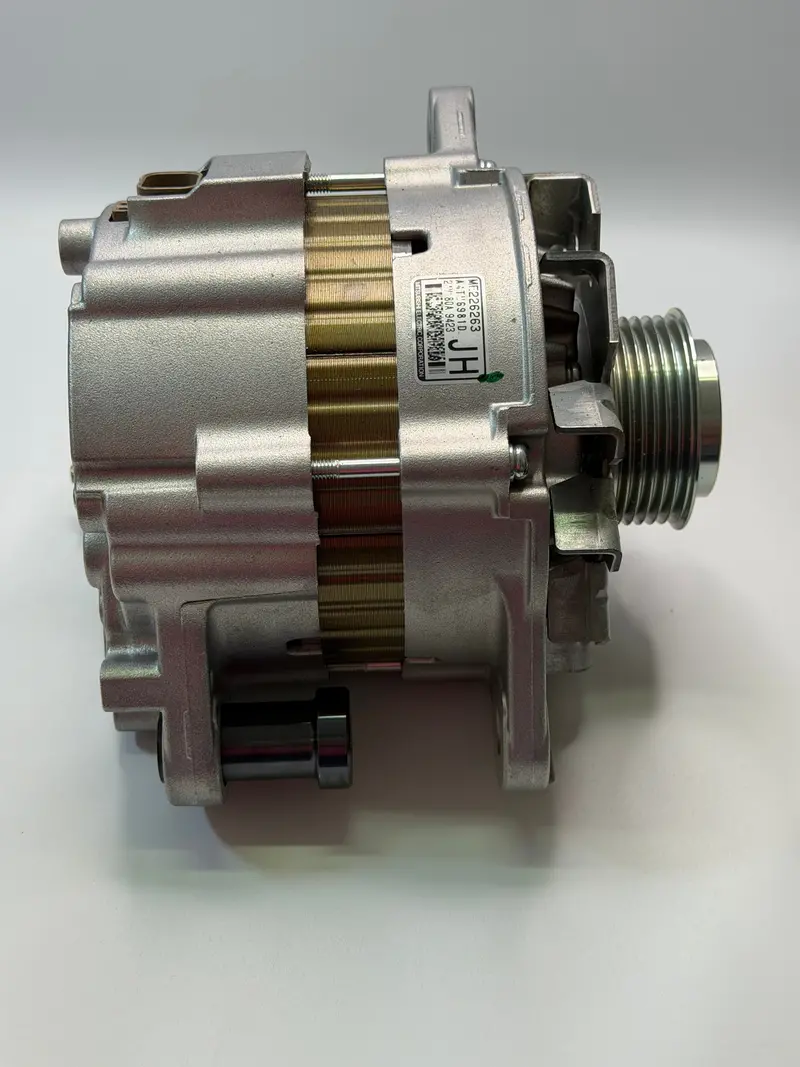 Me226263 Genuine Mitsubishi 24V 80A Alternator 1