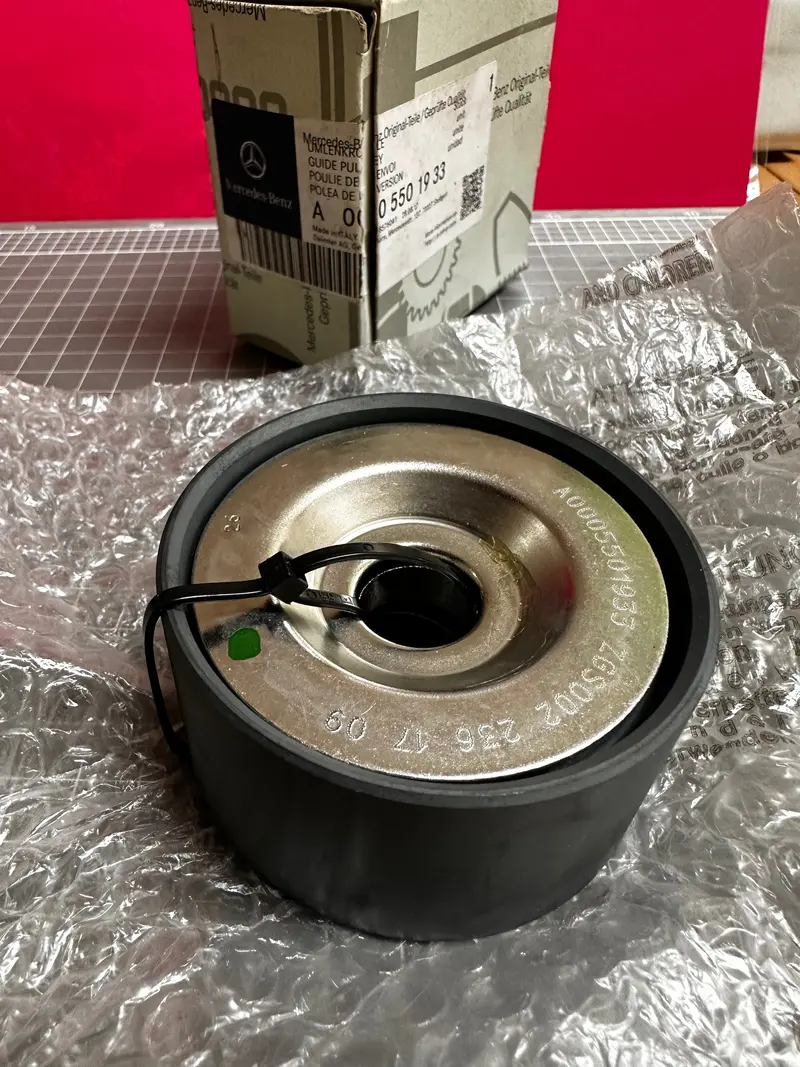 Mercedes-Benz A 000 550 19 33 Guide Pulley 1