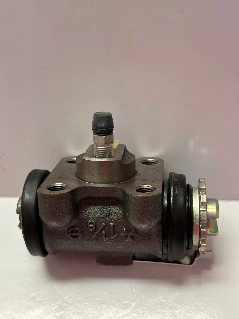 Mitsubishi Mb060582 Cylinder Assy, Rr Brake 1