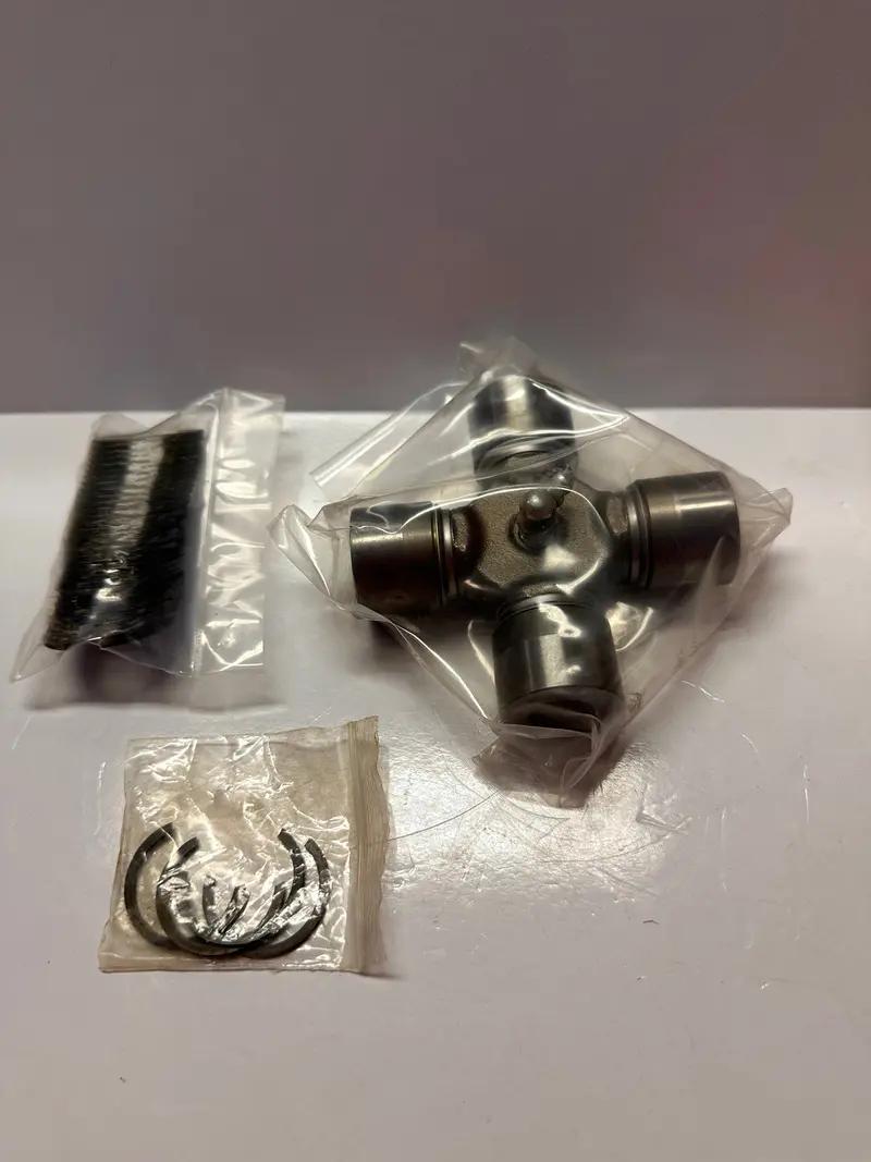 Mitsubishi Mk996631 Spider Kit, Propellor Shaft 1