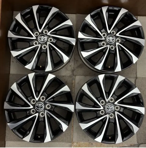 Noah Voxy 17 Inch Oem Rim 1