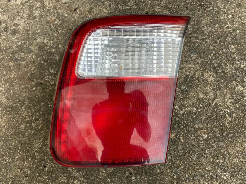 Oem Subaru Forester Sf 1998 - 2002 Rear Right Tail Brake Light Reverse Tailgate 1