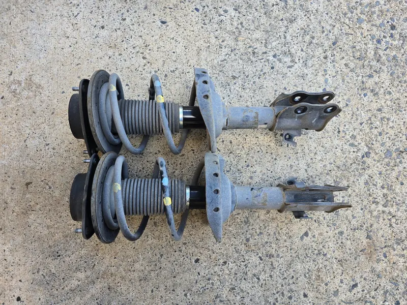 Oem Subaru Impreza Gh 2008 - 11 Front Suspension Struts Set Pair Good Kms 177Kms 1