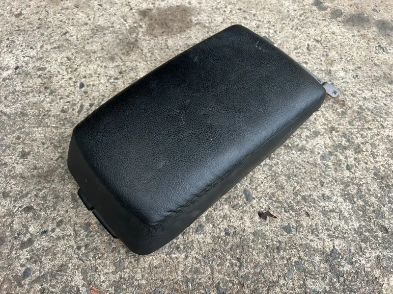 Oem Subaru Liberty 2009 -12 Center Console Storage Unit Top Lid Leather Arm Rest 1
