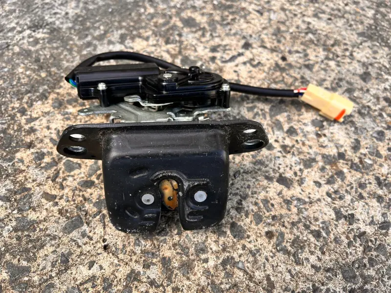 Oem Subaru Tribeca B9 2006 - 2007 Rear Hatch Door Trunk Tailgate Lock Actuator 1