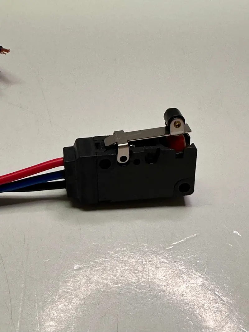Omron D2vw-5L2a-1M Proximity Switch, Snap Action Spdt 5A 125V-250V 2