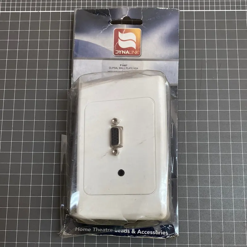 P6847 Vga & 3.5Mm Audio Wall Plate Clipsal 2000 Screw Terminal 1