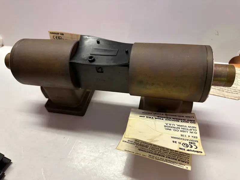 Parker D1vw001cnjedm Dcv Cetop 3 Double Solenoid Valve ( Explosion Proof ) 1