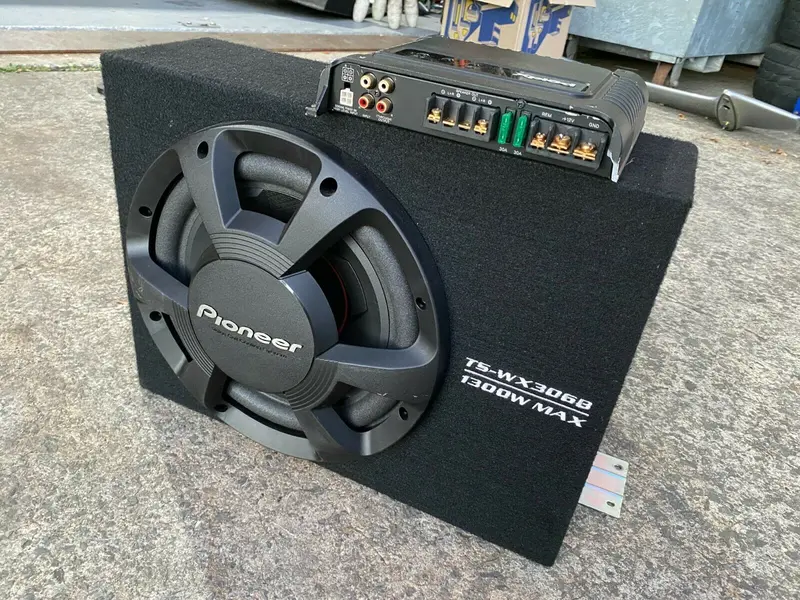 Pioneer Ts-Wx306b 12" 1300W Subwoofer Sealed Enclosure Sony Xplod Amplifier Amp 1