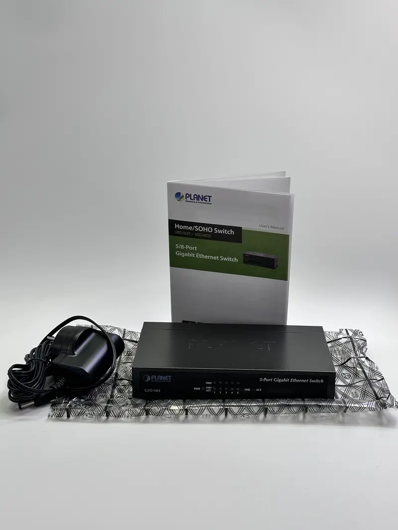 Planet Gsd-503 5-Port 10/100/1000Base-T Gigabit Ethernet Switch 1