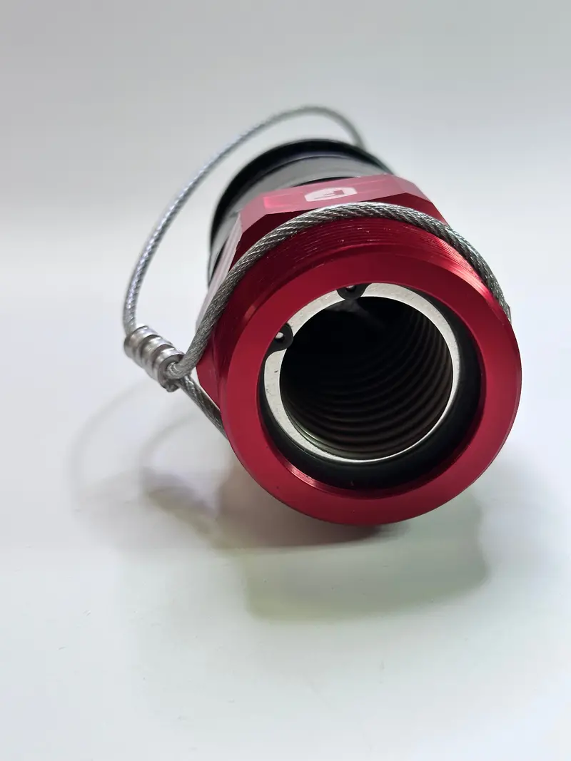 R150ac-A Aluminum Fuel Receiver W/Cap Black Poppet 1