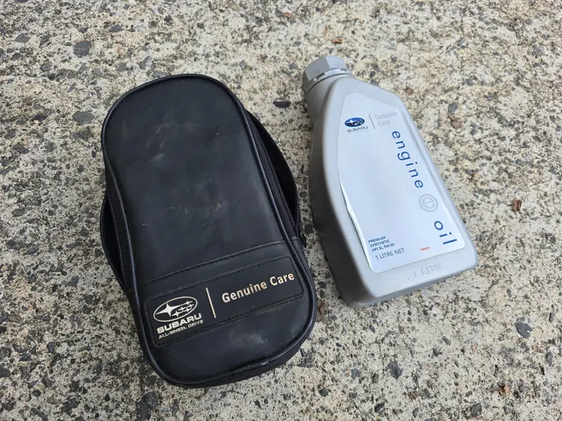 Rare Subaru Forester 08 -12 Sh Xt Genuine 1L Spare Oil Bottle + Parts Bag 1